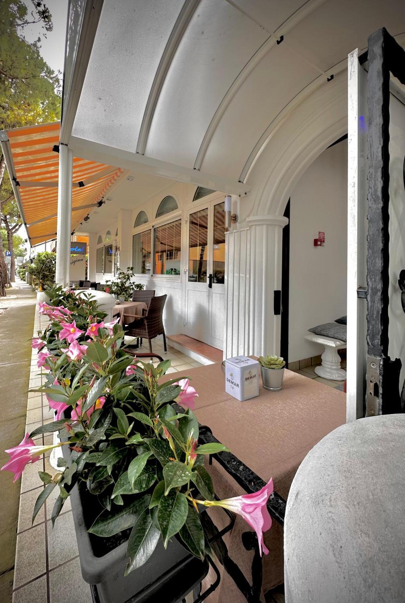 Hotel La Parigina Lignano Sabbiadoro Eksteriør bilde